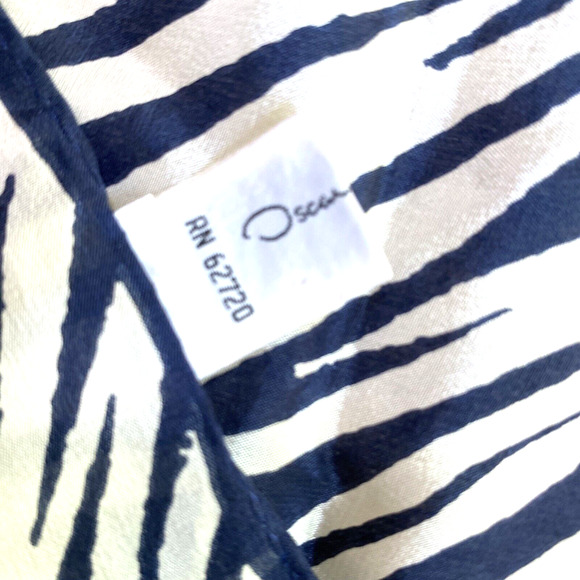 Vintage Oscar De La Renta Silk Scarf Navy Blue & White Mod Stripes Large Square - Picture 4 of 9